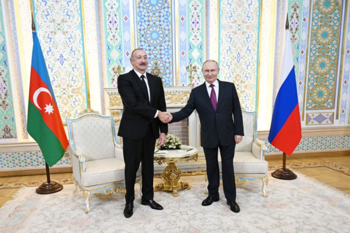 Putin Əliyevə zəng etdi