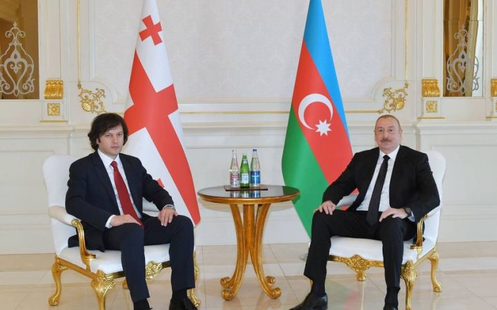Əliyev və Kobaхidzе arasında təkbətək görüş başlayıb