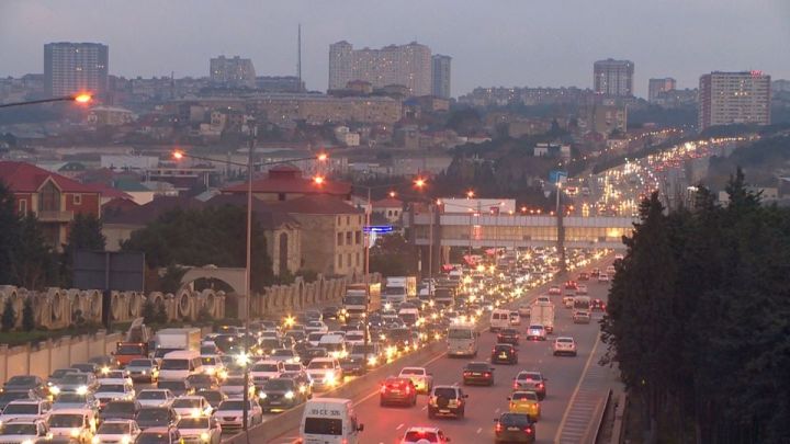 "Hər gün vətəndaşlar 300 min avtomobillə şəhərin mərkəzinə doğru hərəkət edirlər"