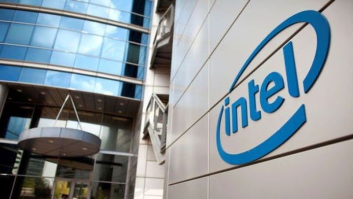 İntel-in gəliri azalıb, zərər edib