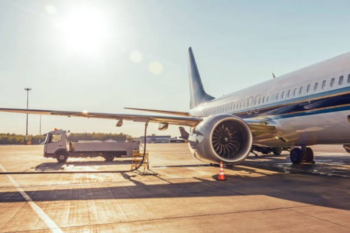 Qazaxıstan Azərbaycandan aviasiya yanacağı idxalına başlaya bilər