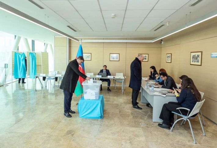 Dövlət Gömrük Komitəsi yanında İctimai Şuraya seçkilər keçirilib - YENİ 7 ÜZV